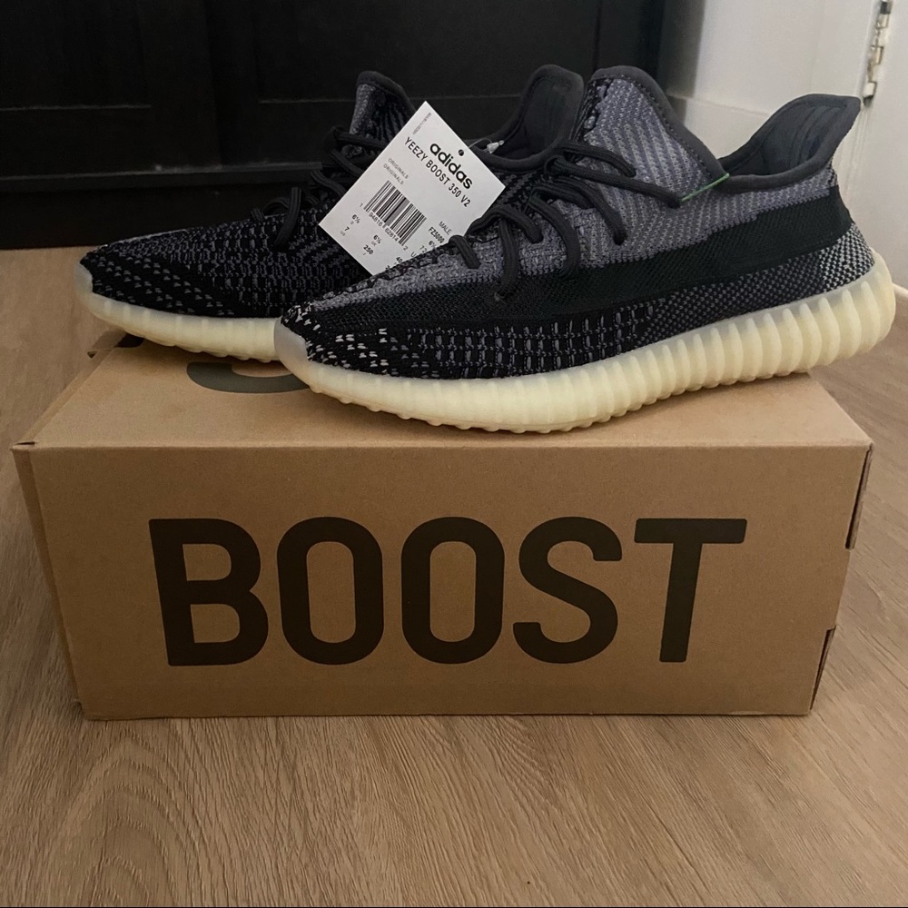 New in box Yeezy boost 350 v2